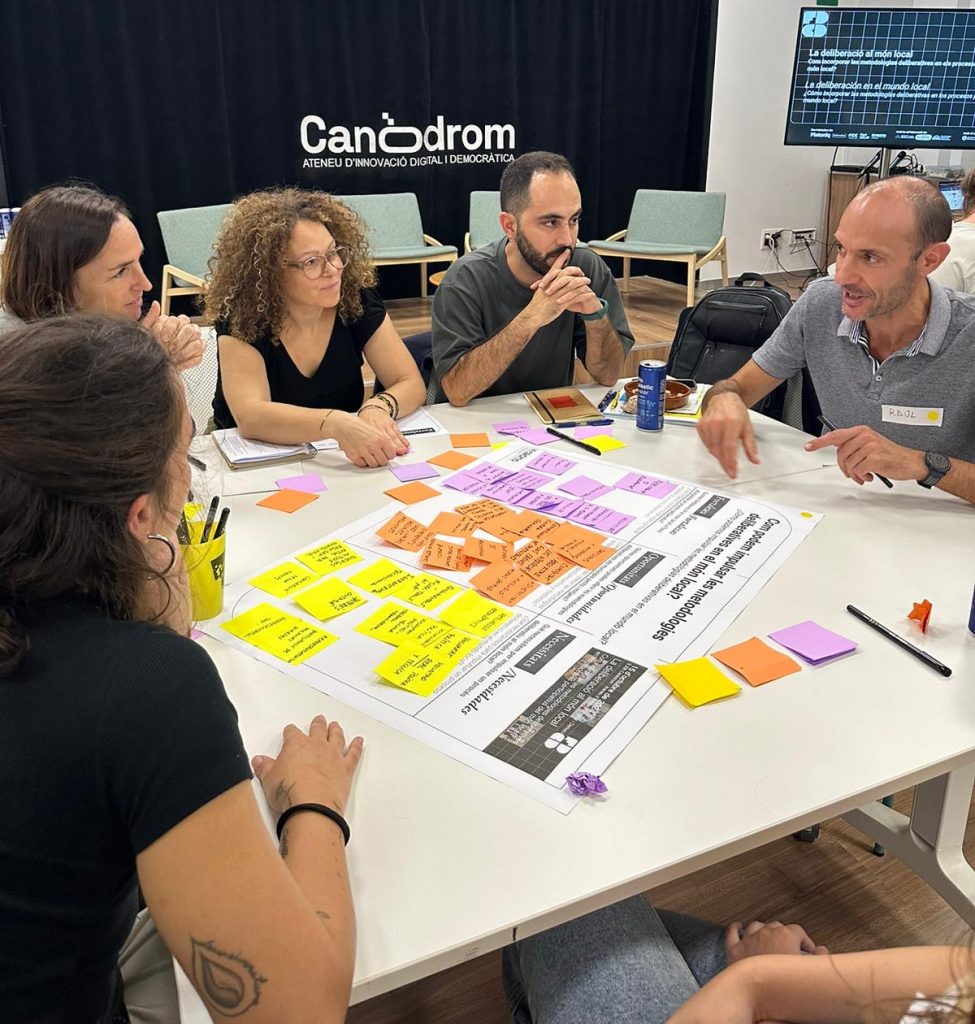 Taula de debat sobre deliberació en el món local